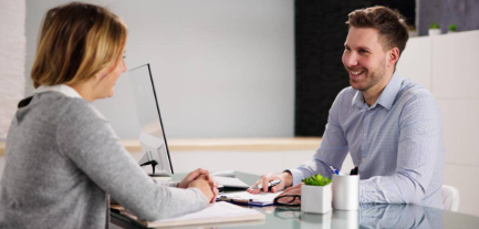 How to Communicate Professionally With Hiring Managers
